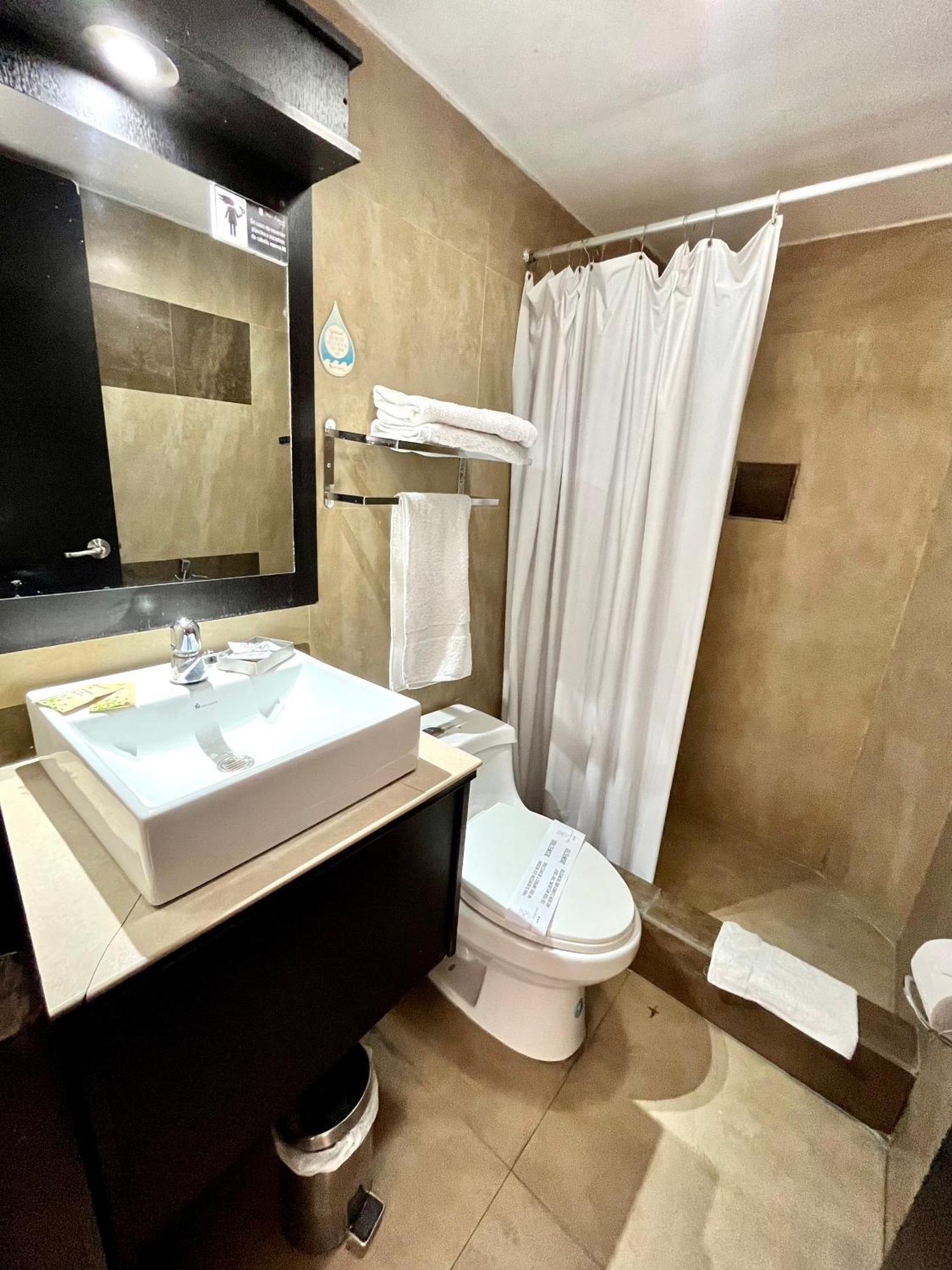 Hotel Imperial Ambato Εξωτερικό φωτογραφία