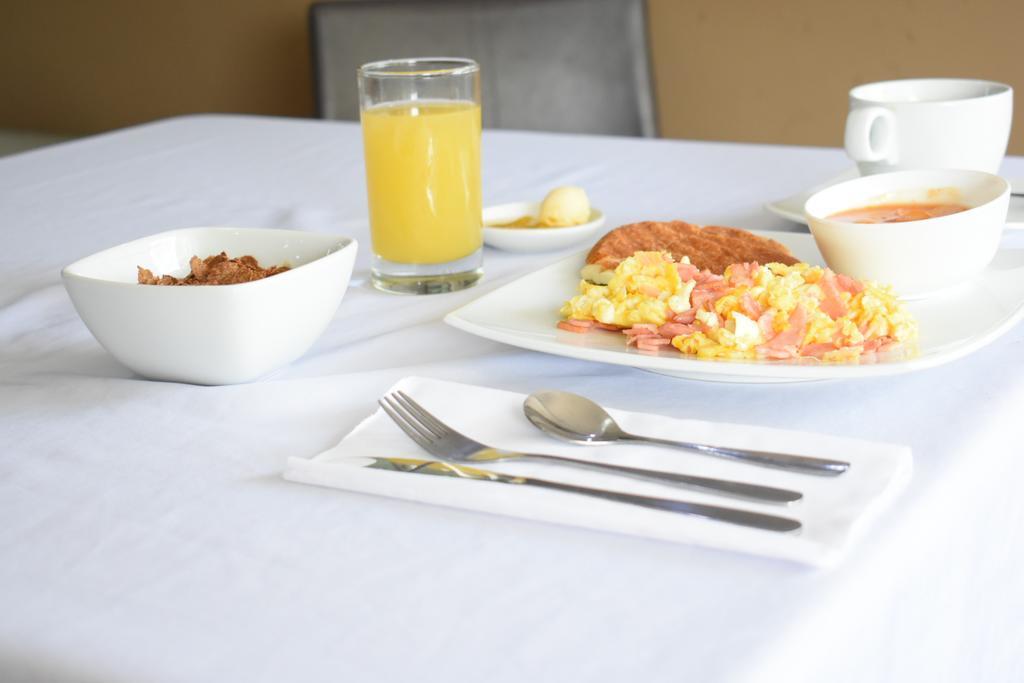 Hotel Imperial Ambato Εξωτερικό φωτογραφία